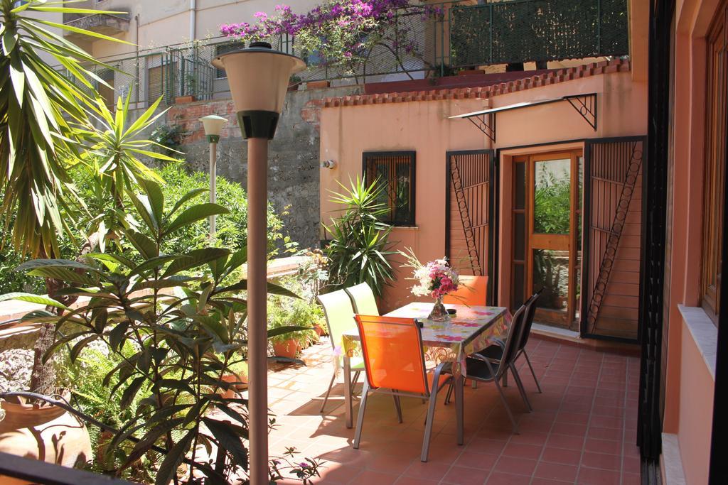 Bed And Breakfast Josepha Taormina Bilik gambar